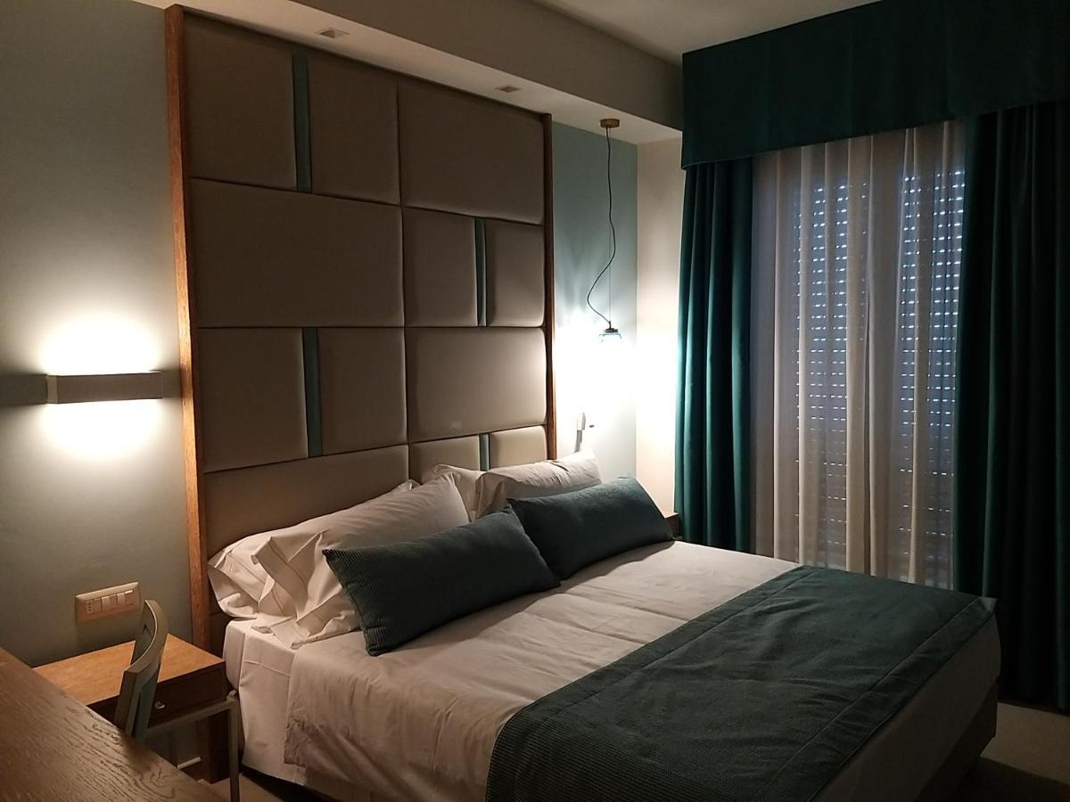 Hotel Miramare Кастільйоне-делла-Пеская Екстер'єр фото